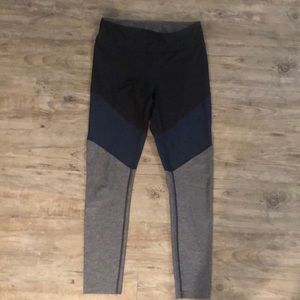 Outdoor Voices ankle length leggings